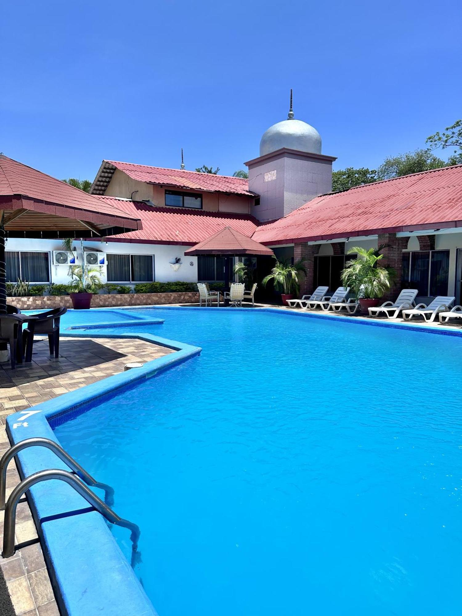 Hotel La Quinta La Ceiba Exteriér fotografie